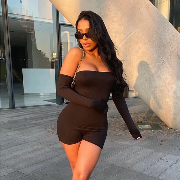 ✨Sale✨ New So true shorty Romper - Picture 1 of 9